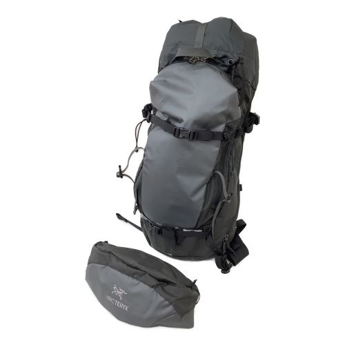 ARC'TERYX (アークテリクス) バックパック グレー 31L フリーライド スキー ツアー、スプリットボード、 スキーアルペンに必要なツールを持ち運ぶためだけに 作られた日帰り用パック 16194 Khamski 31 未使用品