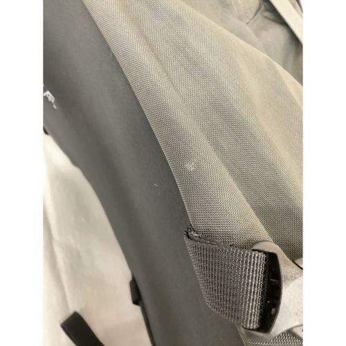 ARC'TERYX (アークテリクス) バックパック グレー 31L フリーライド スキー ツアー、スプリットボード、 スキーアルペンに必要なツールを持ち運ぶためだけに 作られた日帰り用パック 16194 Khamski 31 未使用品