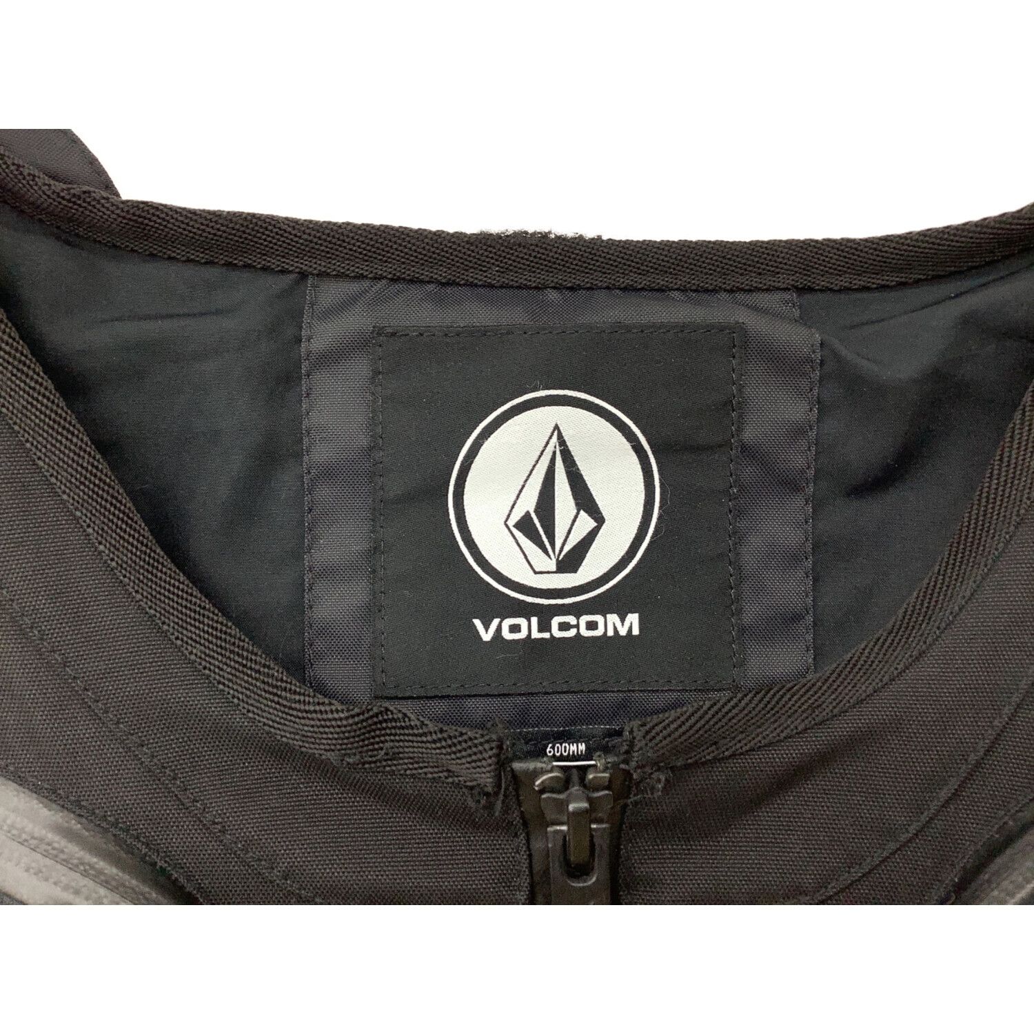 VOLCOM　ブラックスーツ　新品　未使用　タグ付き