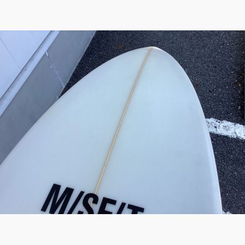 MISFIT ショートボード 5’7×19 5/16×2 2 1/4 フューチャーフィン MAGIC MULE トライフィンタイプ