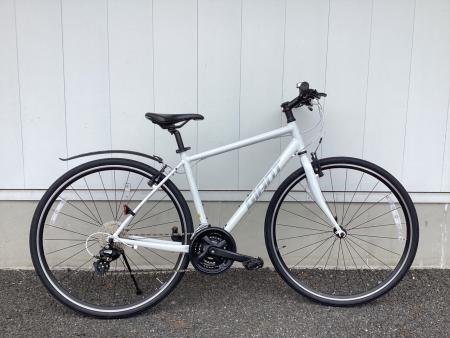 神奈川県厚木市引き取り限定GIANT クロスバイク ホワイトSサイズ