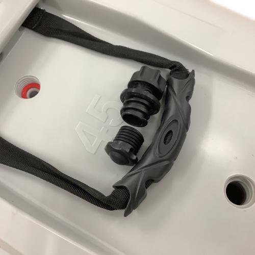 ROTOMOLDED クーラーボックス 45QT(42.6L) グレー