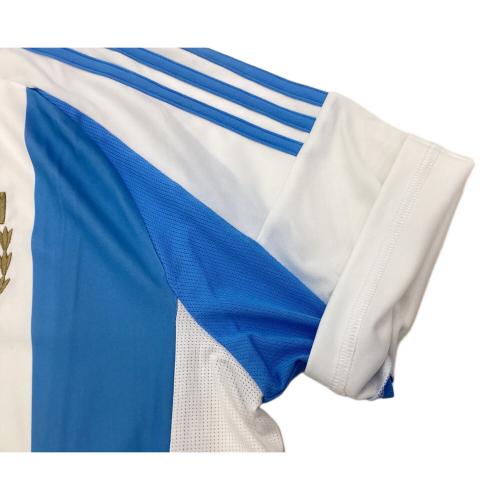 アルゼンチン代表 (アルゼンチンダイヒョウ) サッカーユニフォーム SIZE XL ホワイト×ブルー 2024ホーム W杯優勝パッチ付 IP8409