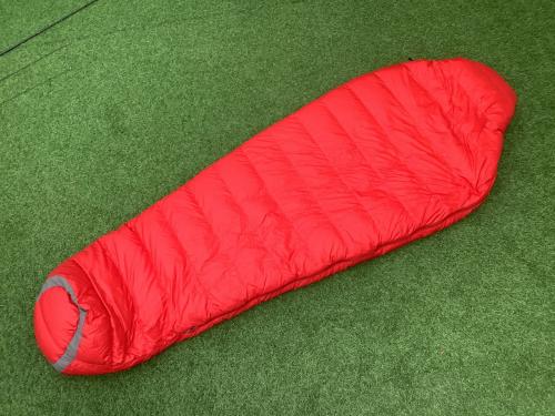 MountainEquipment (マウンテンイクィップメント) マミー型シュラフ(ダウン) レッド 保管用非純正ケース付 EN13537 ヘリウム400 【春～秋用】 185㎝