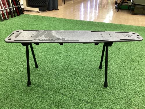 Lockfield Equipment (ロックフィールドイクイップメント) アウトドアテーブル グレー レッグ有 21-SRN-016-LFE GT40