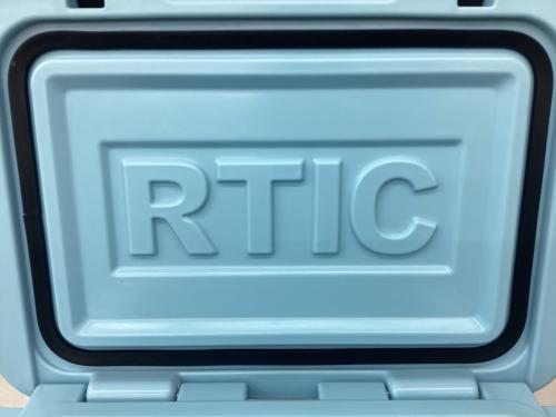 RTIC (アールティック) クーラーボックス ロトモールド 20QT(約18.9L) スカイブルー