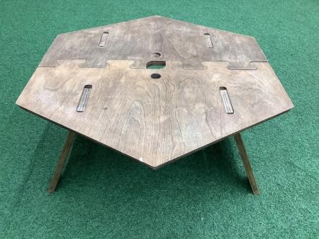 The Arth (ザァ～ッス) アウトドアテーブル ヘキ子｜トレファクONLINE