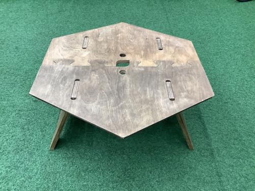 The Arth (ザァ～ッス) アウトドアテーブル ヘキ子