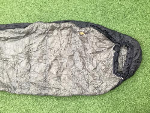 MOUNTAIN HARD WEAR (マウンテンハードウェア) マミー型シュラフ(ダウン) グレー×ブラック ファントム45