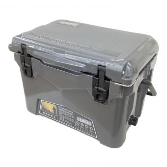 ICELAND COOLER (アイスランドクーラー) ROTO MOLDED COOLER クーラーボックス 20QT グレー