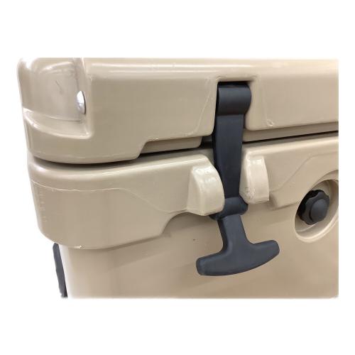 OUTPUT LIFE (アウトプットライフ) クーラーボックス 45QT ベージュ ROTO MOLDED COOLER
