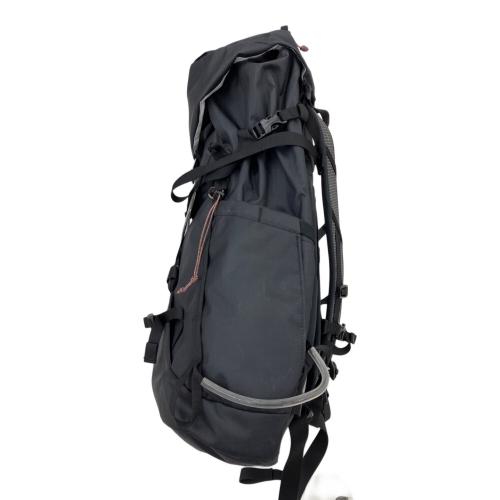 MOUNTAIN HARD WEAR (マウンテンハードウェア) バックパック ブラック スクランブラー25