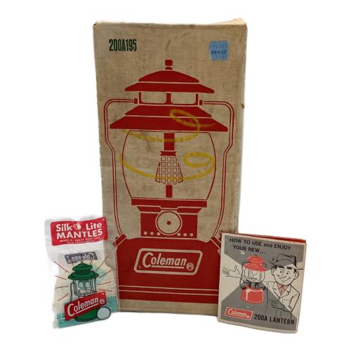 Coleman (コールマン) ガソリンランタン 1974年4月製 200A 赤バルブ/ホワイトボーダー 未使用品