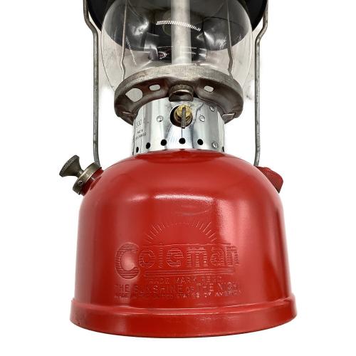 Coleman (コールマン) ガソリンランタン 1958年2月製 グリーンレターグローブ/タンク背面サンシャインマーク 200A イエローボーダー/前期型ベンチレーター
