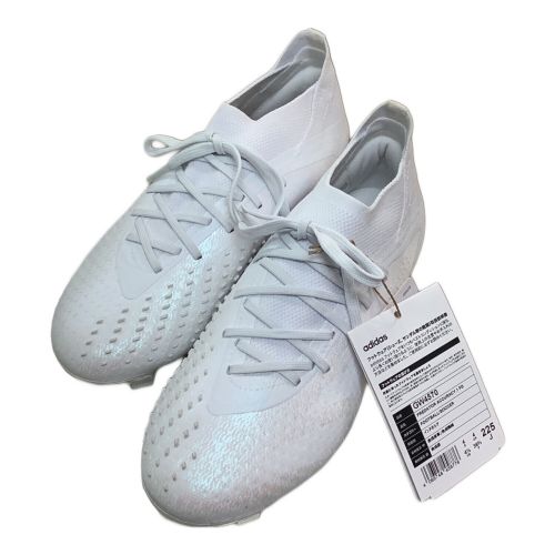 adidas (アディダス) サッカースパイク キッズ SIZE 22.5cm ホワイト 2023春夏モデル プレデター アキュラシー.1 FG GW4570