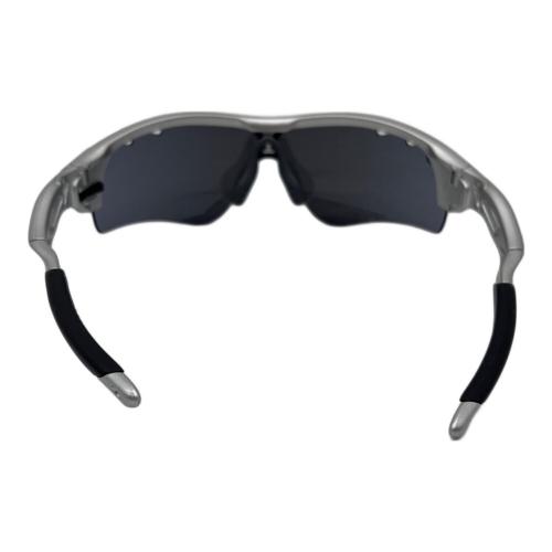 美品✨OAKLEY オークリー　サングラス　RADER シルバー　付属品有り OAKLEY (オークリー) サングラス シルバー/アイスイリジウム OO9206-03