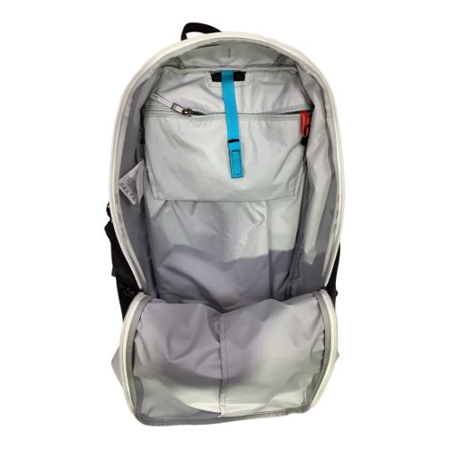 ARC'TERYX (アークテリクス) リュック グレー×ブラック BEAMS mantis 26 backpack