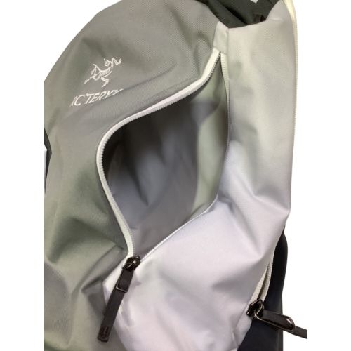 ARC'TERYX (アークテリクス) リュック グレー×ブラック BEAMS mantis 26 backpack