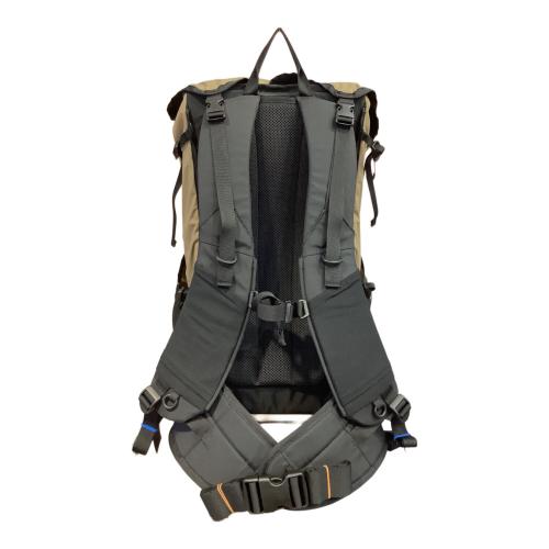 PAAGO WORKS (パーゴワークス) バックパック ダークベージ BUDDY33 背面長 約41～45cm 31-40L(山小屋泊)