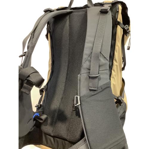 PAAGO WORKS (パーゴワークス) バックパック ダークベージ BUDDY33 背面長 約41～45cm 31-40L(山小屋泊)