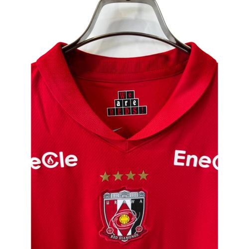 浦和レッズ (ウラワレッズ) サッカーユニフォーム メンズ SIZE L レッド 【13】渡邊凌磨・2025シーズン・ホーム HJ1425-611