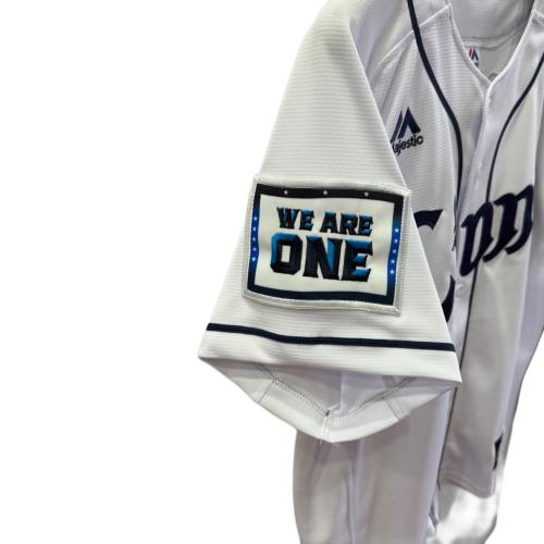 埼玉西武ライオンズ (サイタマセイブライオンズ) 応援グッズ SIZE M ホワイト 【1】栗山 巧 ユニフォーム 通算2000安打記念