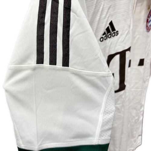 バイエルン・ミュンヘン サッカーユニフォーム メンズ SIZE O ホワイト 2013-2014シーズン アウェイ Z25686