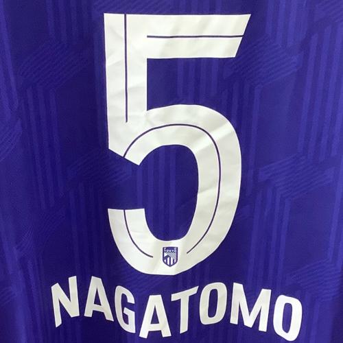 FC東京 (エフシートウキョウ) サッカーユニフォーム メンズ SIZE XL ネイビー×レッド 【5】長友 佑都 2025シーズン ホーム AMT55235