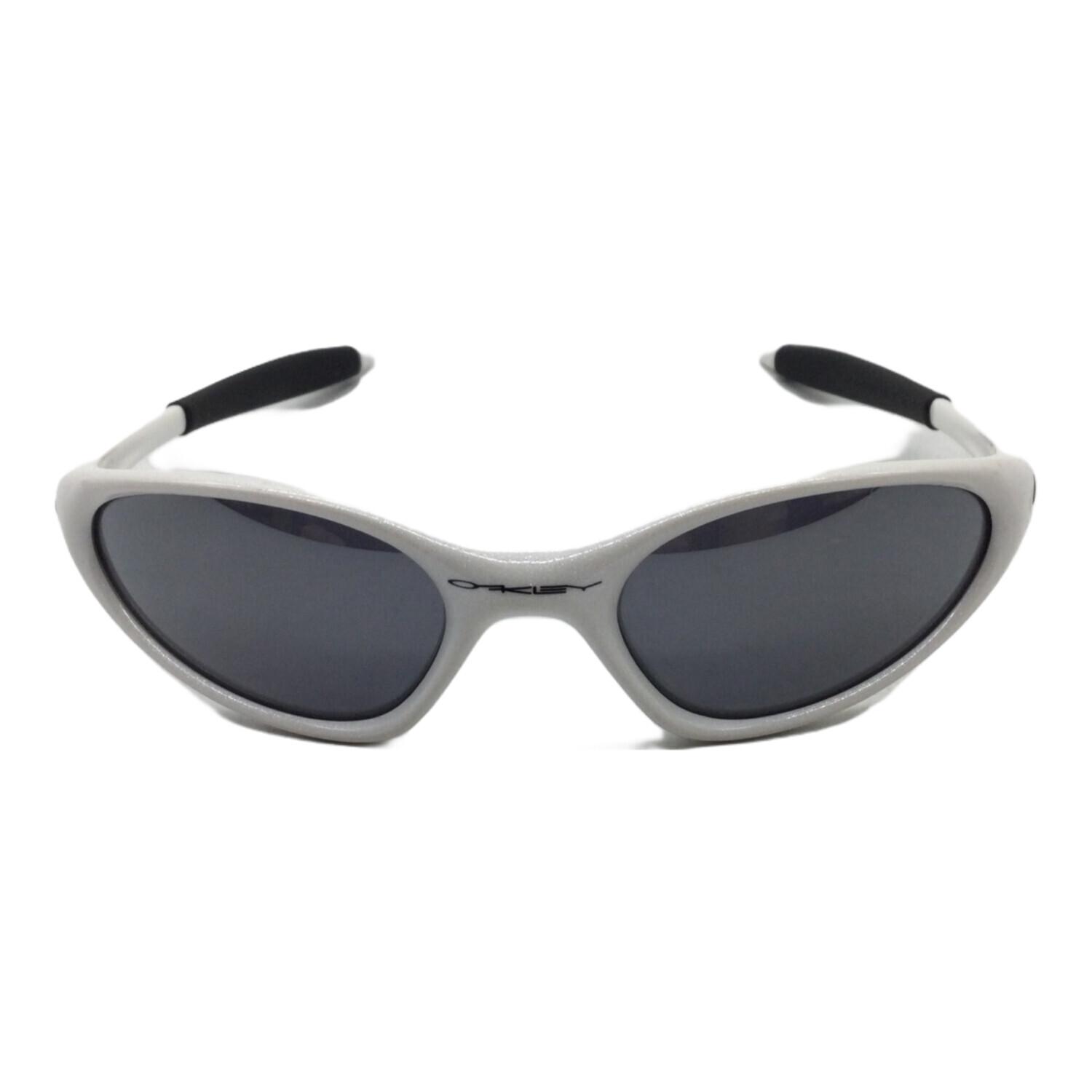 OAKLEY (オークリー) サングラス ホワイト 廃盤品 MINUTE 1.0