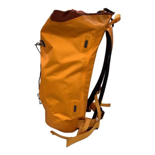 ARC'TERYX (アークテリクス) バックパック オレンジxブラウン オレンジ ALPHA FL 45
