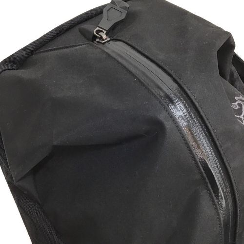 ARC'TERYX (アークテリクス) リュック ブラック アロー 22 バックパック 24016-128392 ARRO 22 BACKPACK