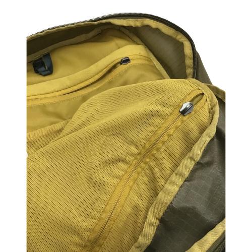 MOUNTAIN HARD WEAR (マウンテンハードウェア) リュック カーキ 内側ファスナーパーツ欠品 OU8725 CAMP4 21