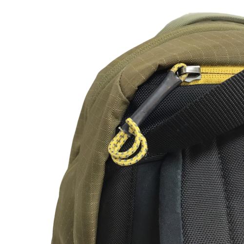 MOUNTAIN HARD WEAR (マウンテンハードウェア) リュック カーキ 内側ファスナーパーツ欠品 OU8725 CAMP4 21