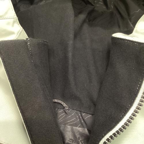 686 (シックスエイトシックス) SIX ICEBERG Shell Anorak スノーボードウェア(ジャケット) メンズ SIZE M ホワイト×ベージュ