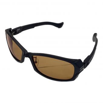 ZEQUE (ゼクー) サングラス フレーム：ブラック 偏光レンズ ケース付 DD