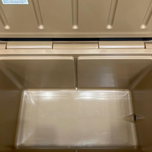 クーラーボックス 45QT タン
