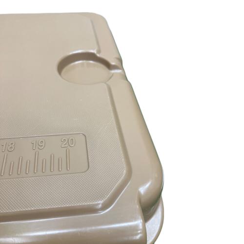クーラーボックス 45QT タン