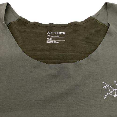ARC'TERYX (アークテリクス) トレーニングウェア メンズ SIZE M オリーブ X000009708 Norvan ダウンワード ロゴ タンクトップ 国内代理店表記 有
