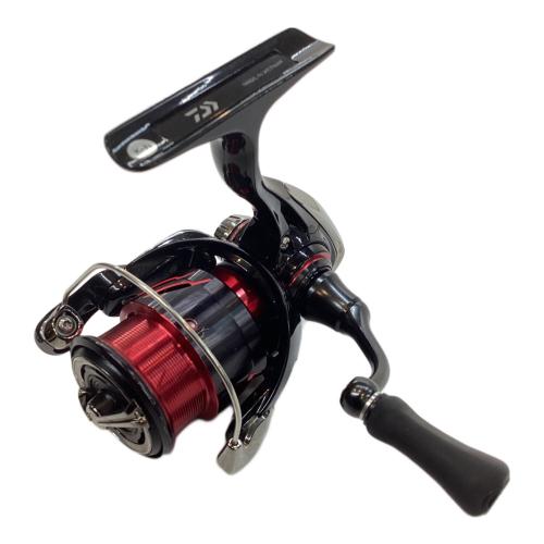 DAIWA (ダイワ) リール ブラック×レッド 2024モデル 収納袋、説明書付 XLT2000S-P スピニングリール 月下美人