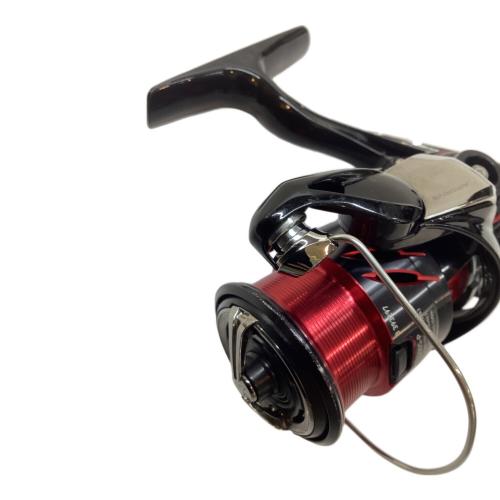 DAIWA (ダイワ) リール ブラック×レッド 2024モデル 収納袋、説明書付 XLT2000S-P スピニングリール 月下美人