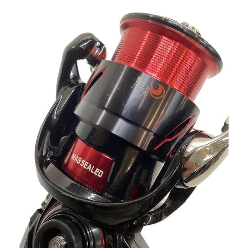 DAIWA (ダイワ) リール ブラック×レッド 2024モデル 収納袋、説明書付 XLT2000S-P スピニングリール 月下美人
