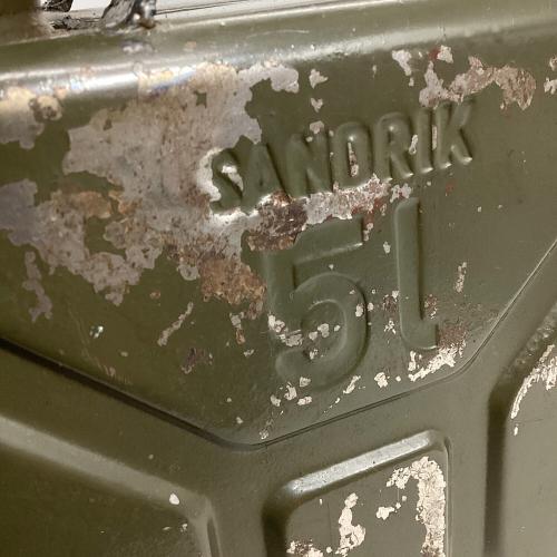 チェコ軍 (チェコグン) アウトドア雑貨 ミリタリー SIZE 5L ジェリカン