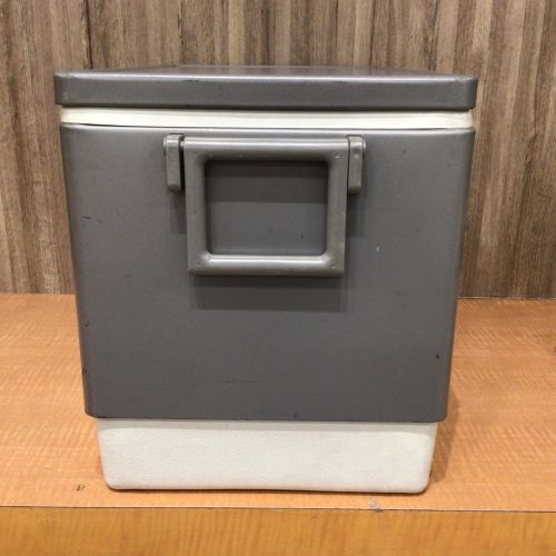 Coleman コールマン ヴィンテージクーラーボックス 54qt グレー 19年7月製 スチールベルト54 トレファクonline