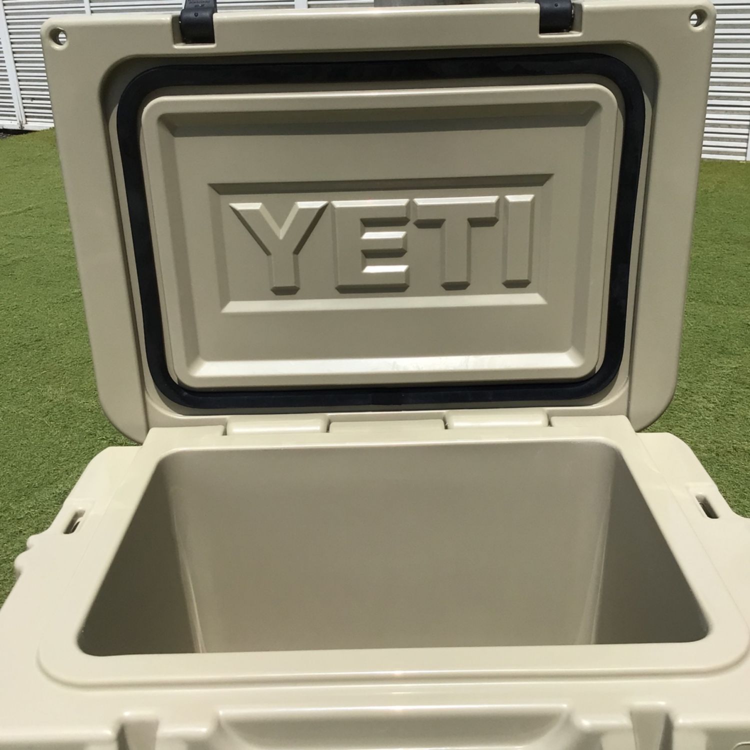 Yeti (イエティ) クーラーボックス ローディ20 タン 20L｜トレファクONLINE