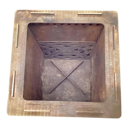 asimocrafts (アシモクラフツ) 焚火台 ケース付 (ステンレス１mmの板の為、燃焼室側のプレートは熱により変形します) a box