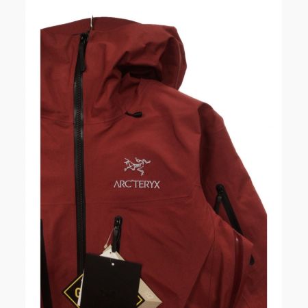 ARC'TERYX (アークテリクス) トレッキングウェア(ジャケット) メンズ SIZE XS レッド/オックスブラッド 中国製 2023年製 直営店限定カラー GORE-TEX アルファSVジャケット X000007555