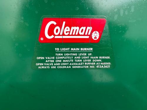 Coleman (コールマン) ガソリンツーバーナー バルブデカール無し・赤丸タンク/製造期間:1962-64年 413F 1964年1月製(推定) ヴィンテージ