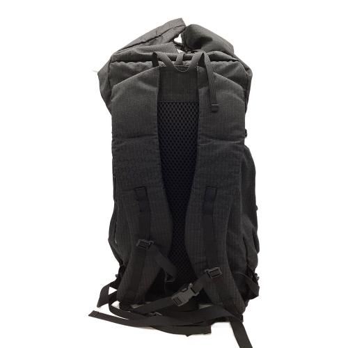 CAYL (ケイル) バックパック ブラック ガヤ ロールトップ ビーグリッドソリッド Gaya Roll Top  B Grid Solid 背面長 約41～45cm