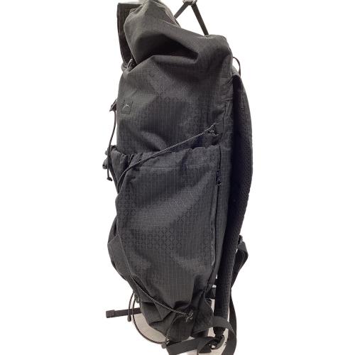 CAYL (ケイル) バックパック ブラック ガヤ ロールトップ ビーグリッドソリッド Gaya Roll Top  B Grid Solid 背面長 約41～45cm