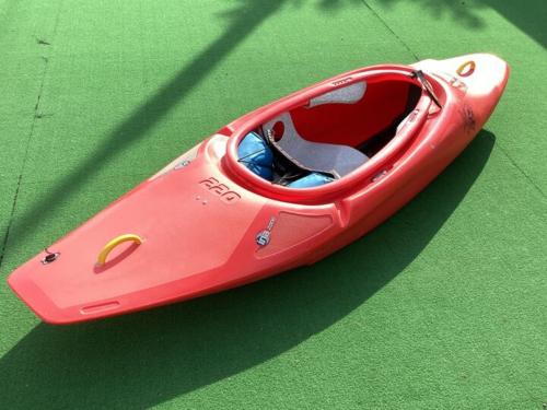 PYRANHA カヤック 220cm ina zone220 リバーカヤック レッド ホワイトウォーターなど向け